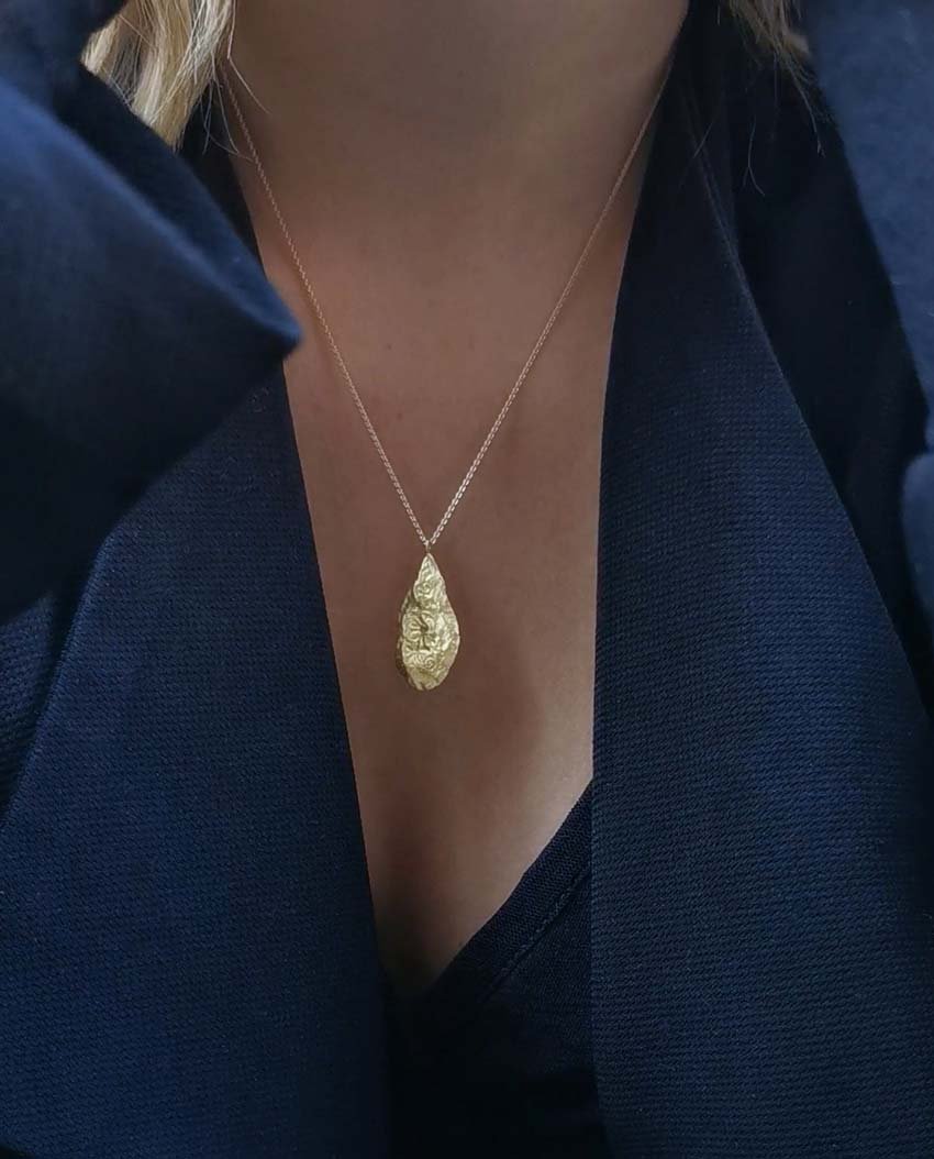 necklace with peridot model